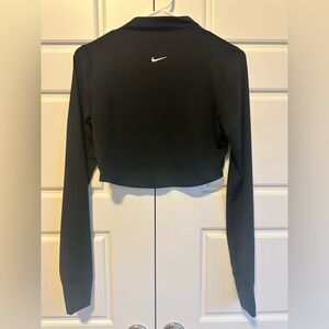 NWOT Nike Dri-fit crop top size medium